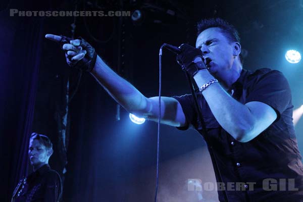 DIE KRUPPS - 2015-09-15 - PARIS - Divan du Monde - Jürgen Engler